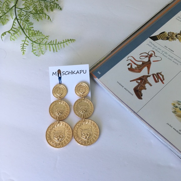 GOLD STATEMENT LION HEAD COIN DROP EARRINGS (D8) - Picture 5 of 5